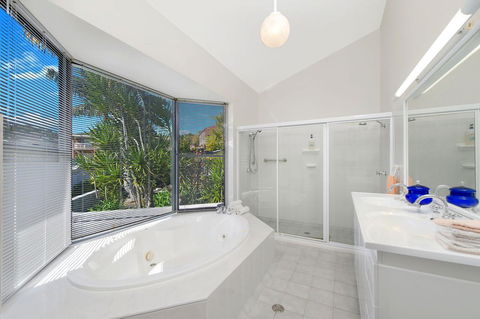 The Atrium, 11 Kentia Close - DBD 3