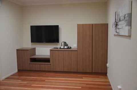 The Australian Hotel Motel - Click Find 3