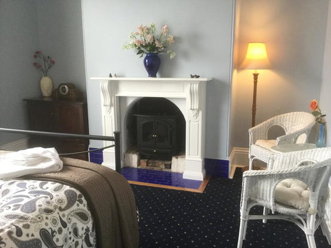 The Bank Guesthouse Glen Innes - Lawyer Find 2