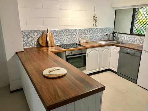 The Barefoot Beach Cottage - Click Find 1