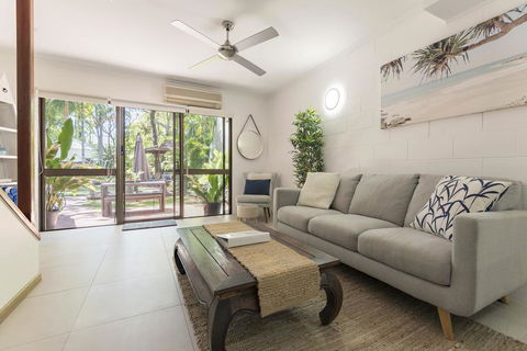 The Barefoot Beach Cottage - Click Find 2