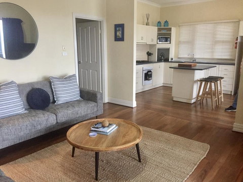 The Beach House & Villas - Bet 4u 3