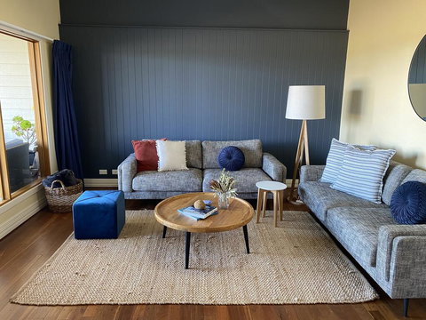 The Beach House & Villas - Bet 4u 0