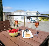 The Beach House At Bayside - Click Find