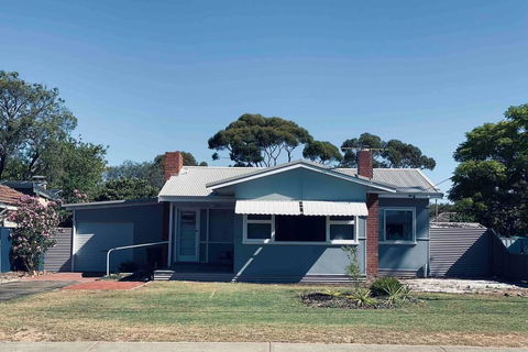 The Beach House Busselton - Bet 4u 0