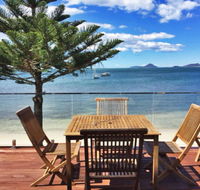 The Beach House' 169 Soldiers Point Road - right on the waterfront - Bet 4u