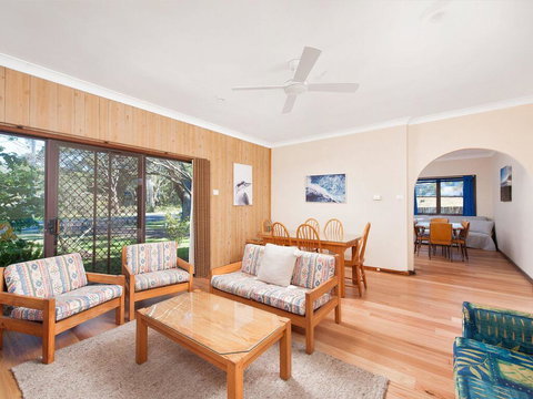 The Beach Shack At Nelson Bay - Bet 4u 3