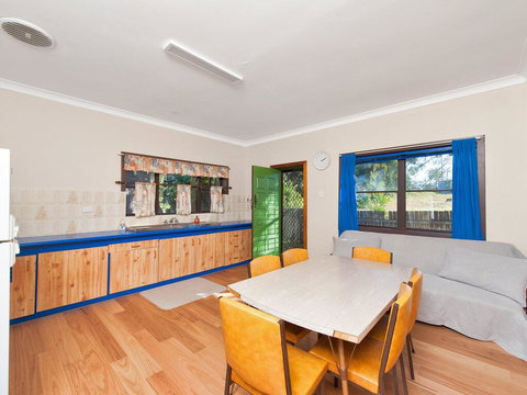 The Beach Shack At Nelson Bay - Bet 4u 1