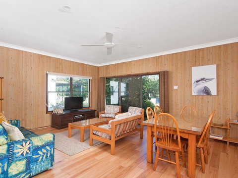 The Beach Shack At Nelson Bay - Bet 4u 2