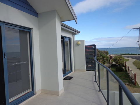 The Beach Villa Bunbury - Bet 4u 2