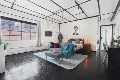 The Blender Loft - Click Find 1