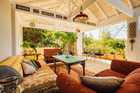 The Blue Beach House - Click Find 0