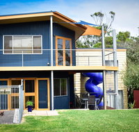 The Blue House - Rye Family Entertainer - Click Find