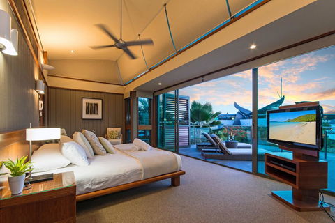 The Blue Marlin Yacht Club Villa 6 On Hamilton Island - DBD 3