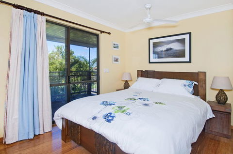 THE BOARDROOM ON BANKSIA - 11 Banksia Ave Bonny Hills - Click Find 3