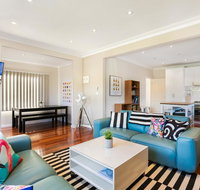 The Bud House - Bet 4u