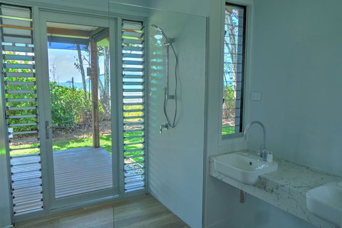 The Bungalows - Bet 4u 3