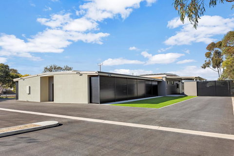 The Bunkhouse - Bet 4u 2