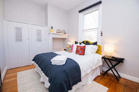 The Byng House Grand And Central, Entertain 12 - Lavinia 2