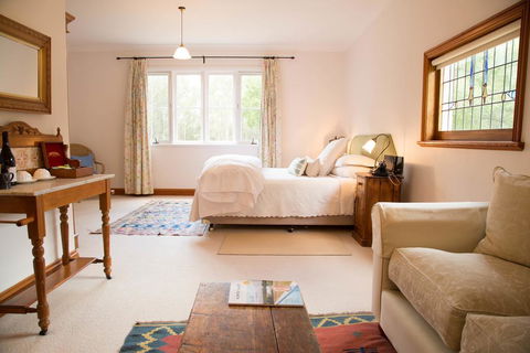 The Carriages Boutique Hotel And Vineyard - Click Find 1
