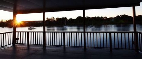 The Rock Bar And Grill - Bet 4u 4