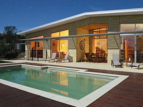 The Chocolate Lily Bed & Breakfast - Click Find 0