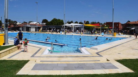 The Colliefields - Bet 4u 3