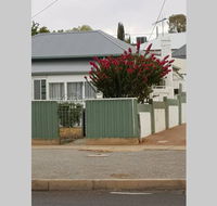 The Comfort Cottage on Williams - Click Find