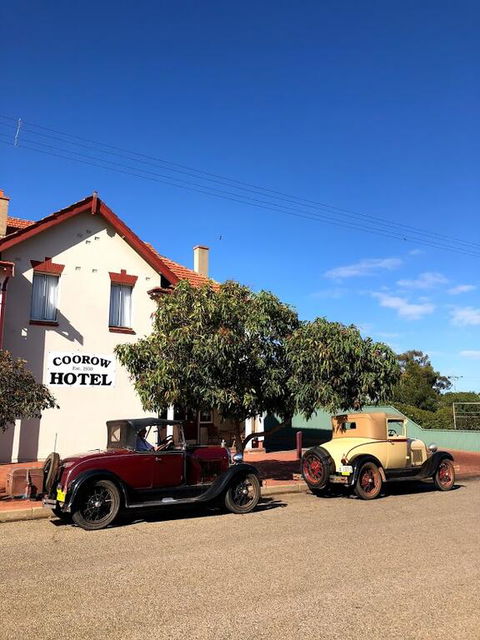 The Coorow Hotel - Click Find 2
