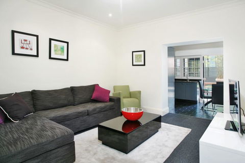 The Courtyard Of St Neot - Art Deco 2BR Potts Point Apartment With Large Courtyard In Stunning Location - Bet 4u 0
