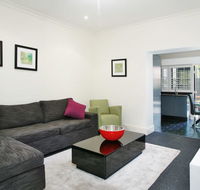 The Courtyard of St Neot - Art Deco 2BR Potts Point Apartment with Large Courtyard in Stunning Location - Bet 4u