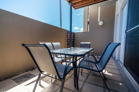 The Cove @ New Port-Pool - Spa - Sauna - Gym & More - Click Find 3