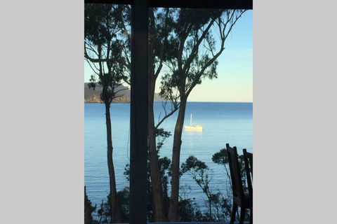 The Cove... On The Rocks At Port Arthur - Bridge Guide 2