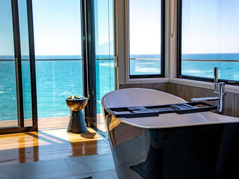 THE DECK HOUSE - A WYE RIVER ICON - Click Find 2