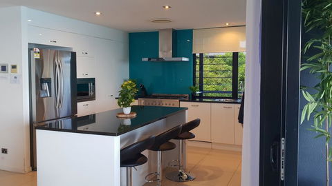 The Edge 5 - Hamilton Island - Bridge Guide 2