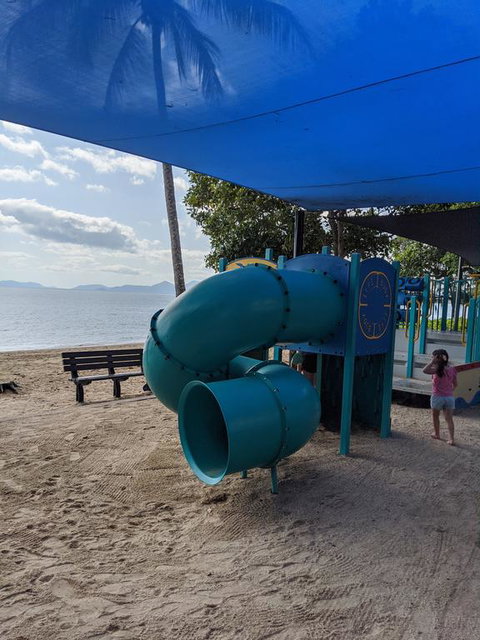 The Escape Luxury Apartments Peppers Beach Club Palm Cove - Who Is Search 1