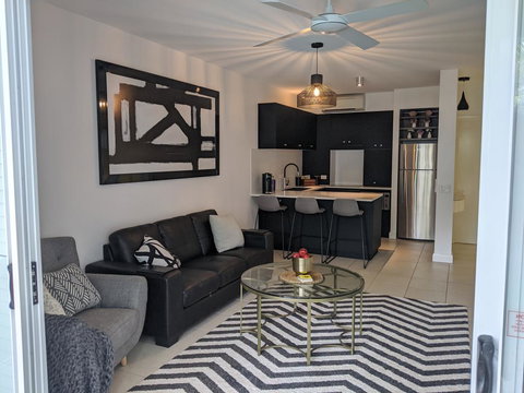 The Escape Luxury Apartments Peppers Beach Club Palm Cove - Who Is Search 0