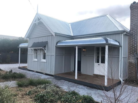 THE GABLES MUDGEE - Lavinia 1
