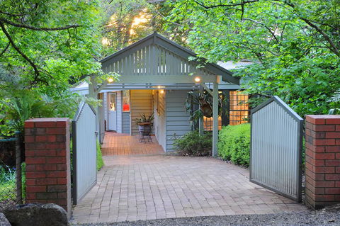 The Gallery B&B Olinda - Click Find 2