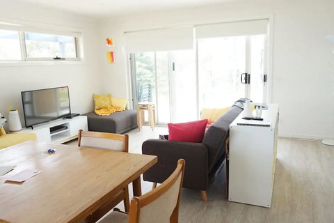 The Friendly Pelican - Local Finder 1