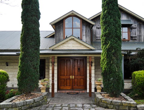 The George Yering - Click Find 0