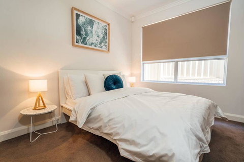 The Grand Oasis - Pool - Wifi - Mins From Beach - Lawyer Find 1