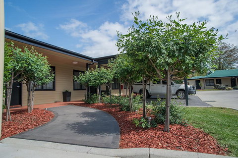 The Grapevine Motel - Click Find 2