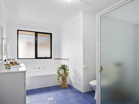 The Great White - Beach Living At Its Best - Click Find 2