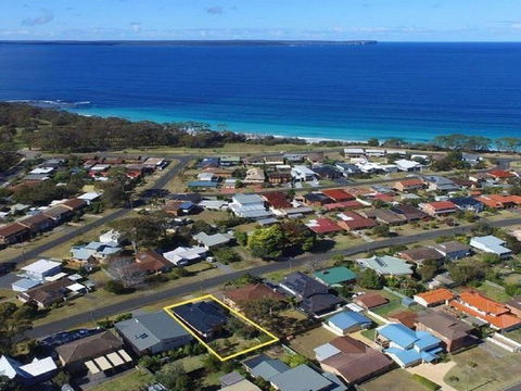 The Great White - Beach Living At Its Best - Click Find 3