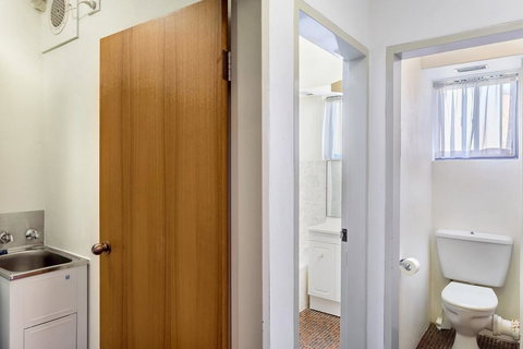 The Helm, Unit 3/22 Voyager Close - Bet 4u 2