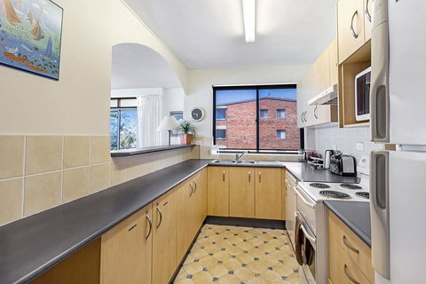 The Helm, Unit 3/22 Voyager Close - Bet 4u 3