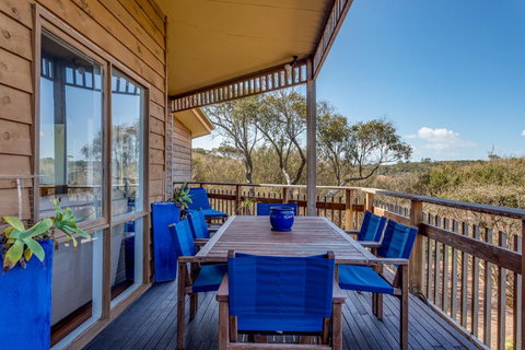 The Heyfield Hideaway: Tennis & Spa - Click Find 1