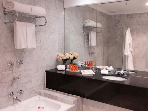 The Hotel Windsor - Click Find 2