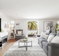 The Jetty Apartment by Ready Set Host - Bet 4u